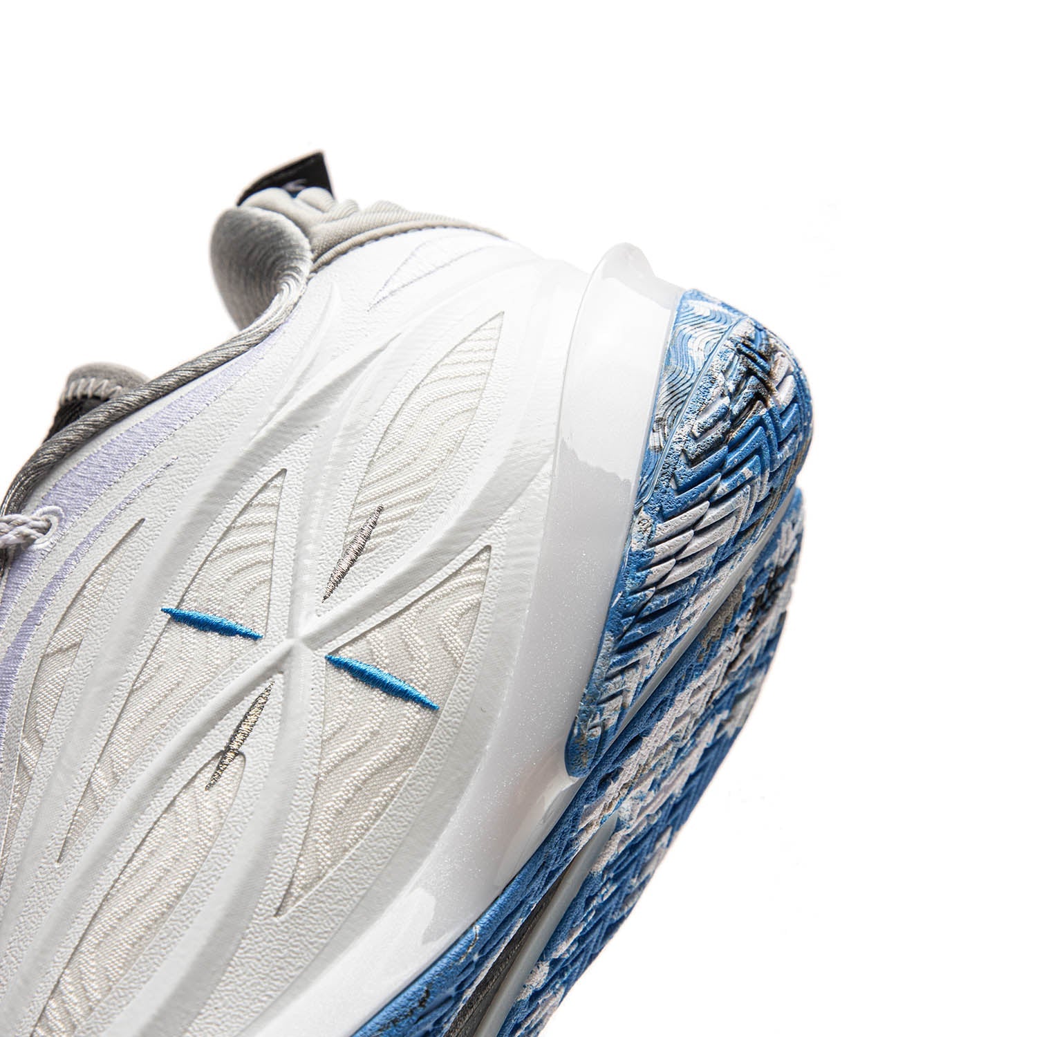 Wade 808 5 Ultra V2 "Sky Vault"